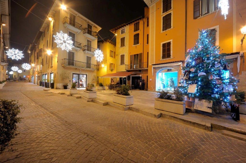 Antico Palazzo Signorile Apartment Salo Bagian luar foto