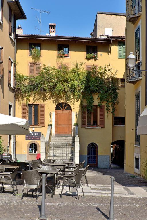 Antico Palazzo Signorile Apartment Salo Bagian luar foto