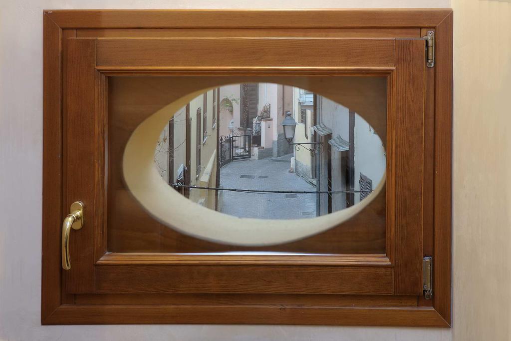 Antico Palazzo Signorile Apartment Salo Bagian luar foto