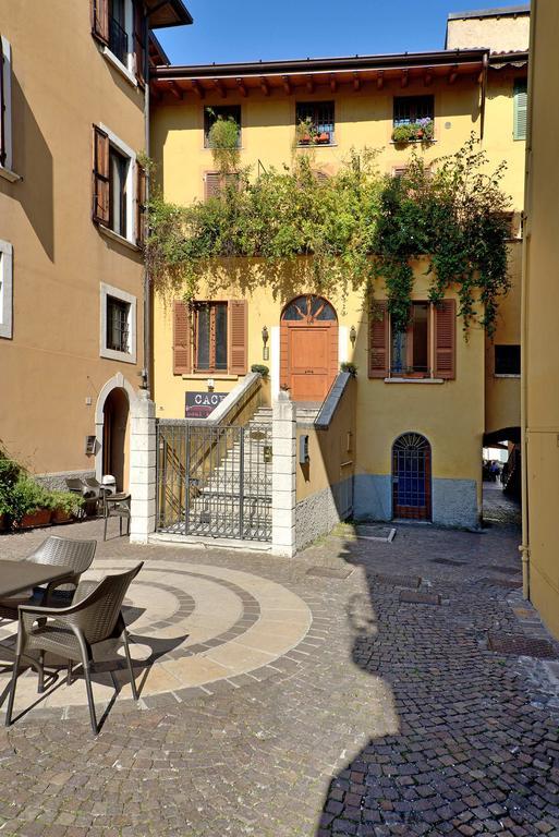 Antico Palazzo Signorile Apartment Salo Bagian luar foto