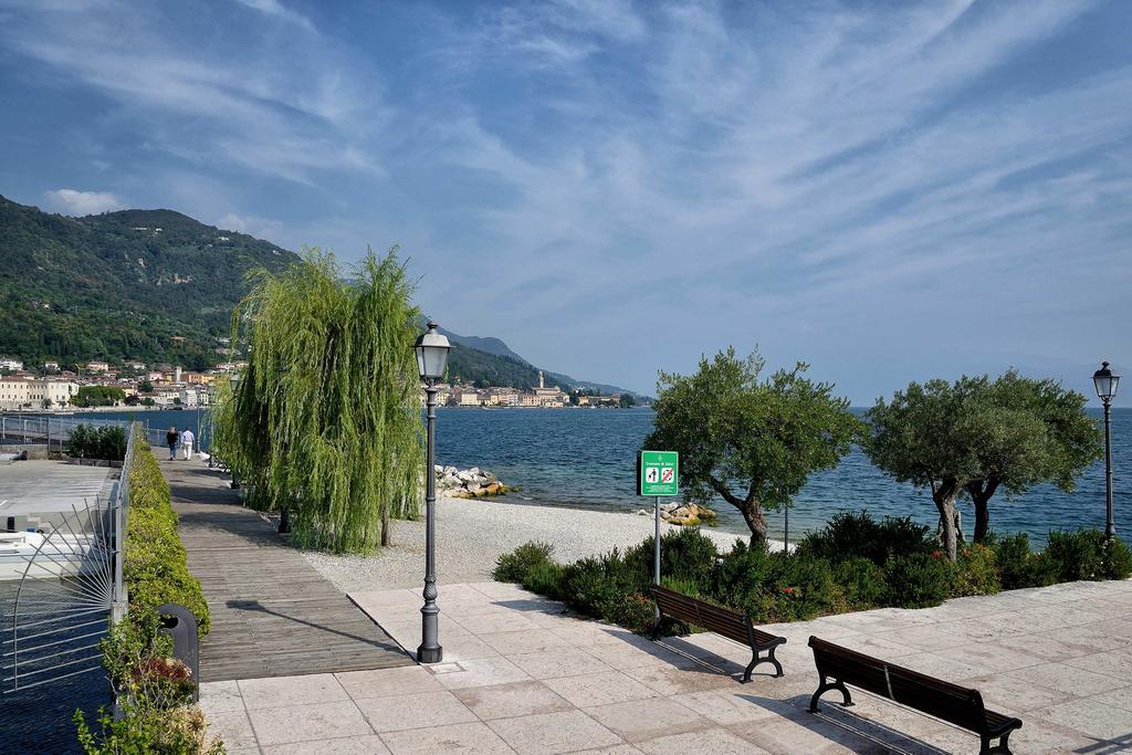 Antico Palazzo Signorile Apartment Salo Bagian luar foto