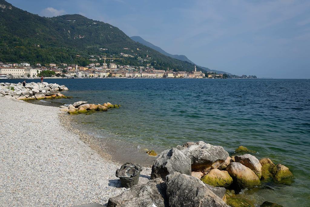 Antico Palazzo Signorile Apartment Salo Bagian luar foto