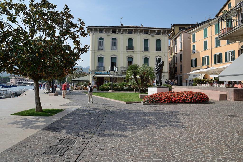 Antico Palazzo Signorile Apartment Salo Bagian luar foto