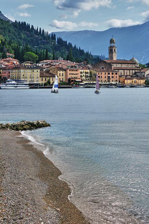 Antico Palazzo Signorile Apartment Salo Bagian luar foto