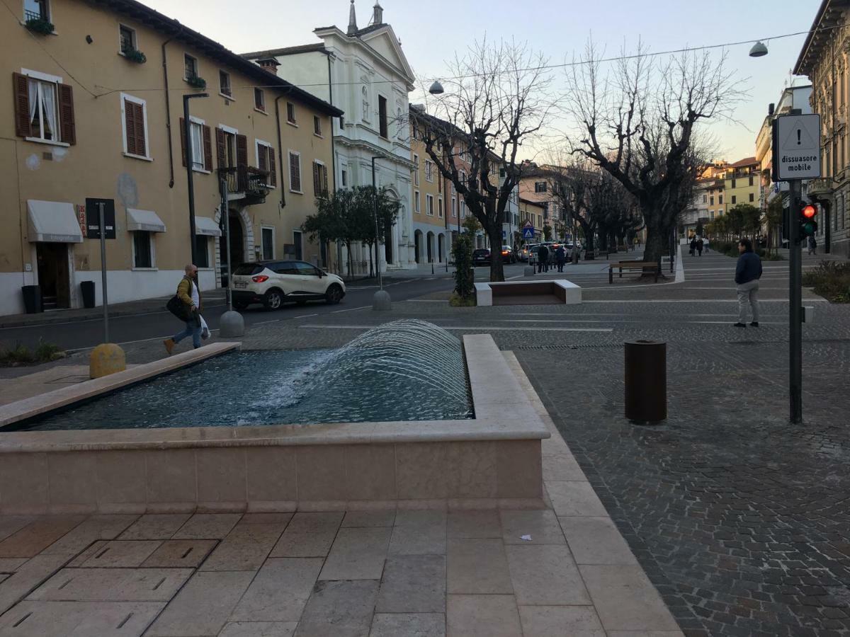 Antico Palazzo Signorile Apartment Salo Bagian luar foto